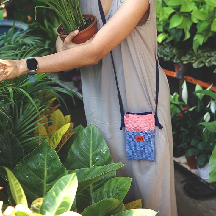 Théla 携帯バッグ PHONE BAG BERRY Borderless Creations