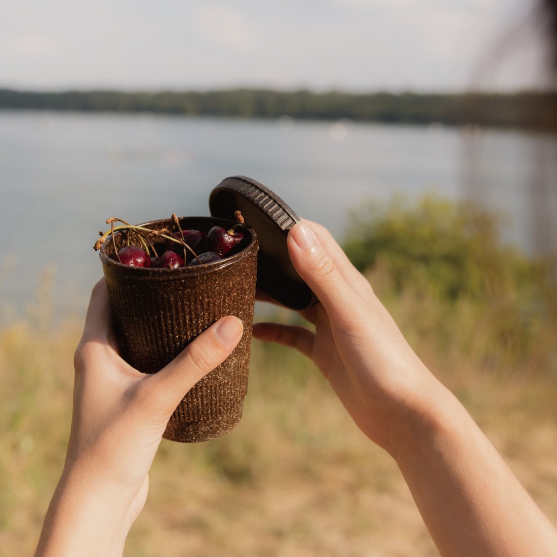 リサイクル可能 Weducer キャップ - COFFEE GROUND - Borderless Creations