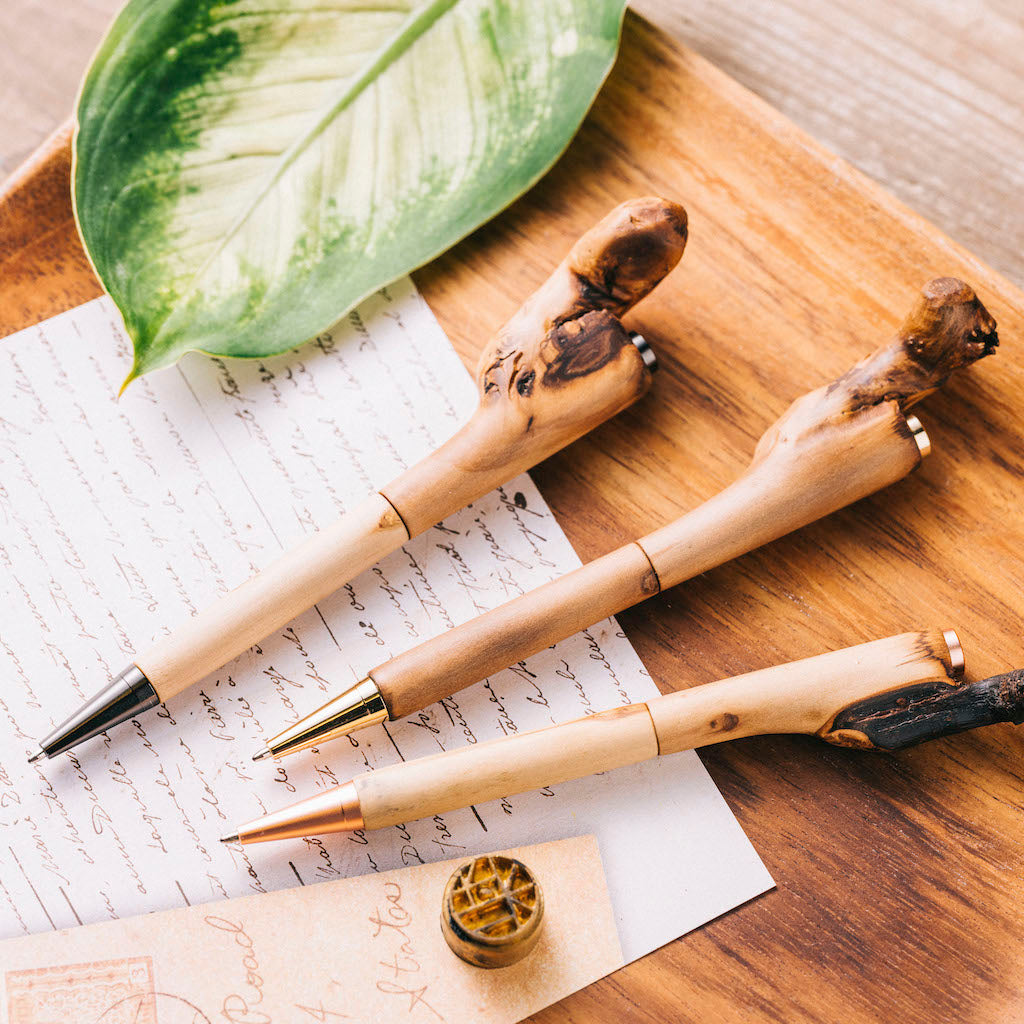 梨の枝ペン - Borderless Creations