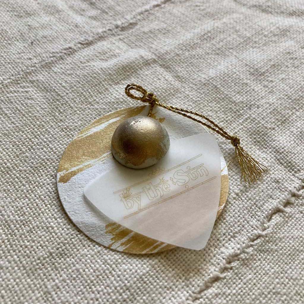 AROMA STONE FULL MOON BROOCH - GOLD BLUE - Borderless Creations