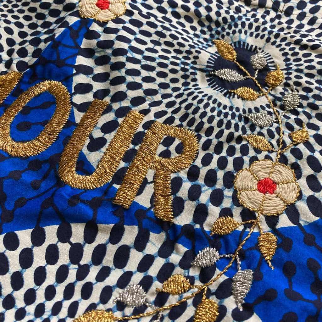 刺繍入りバッグ - BLUE/WHITE/BLACK - Borderless Creations