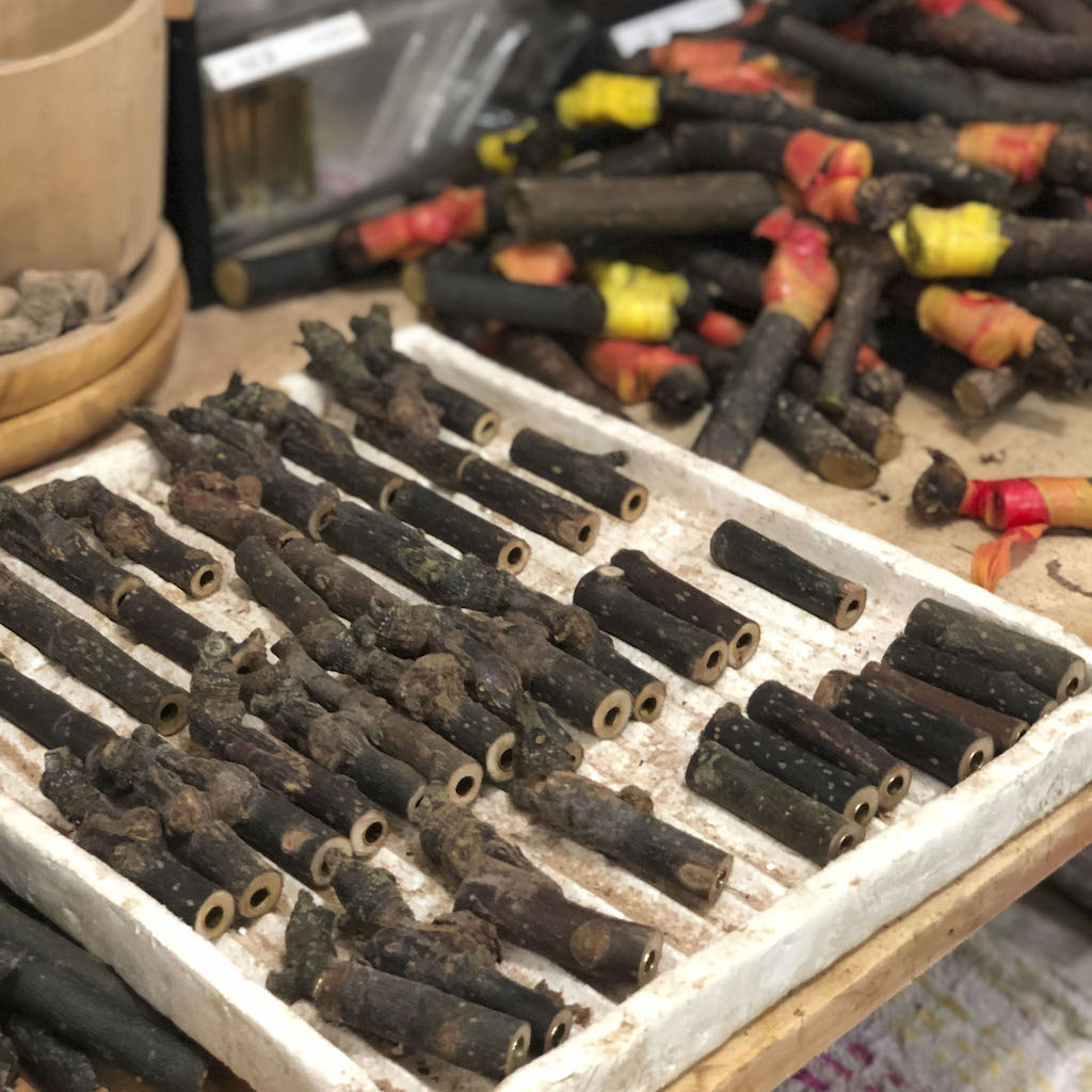 梨の枝万年筆 - Borderless Creations