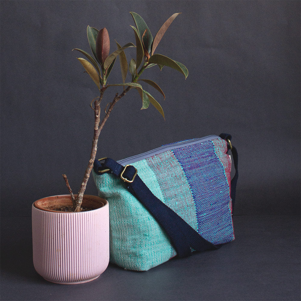 クロスボディ - AKARI - Borderless Creations