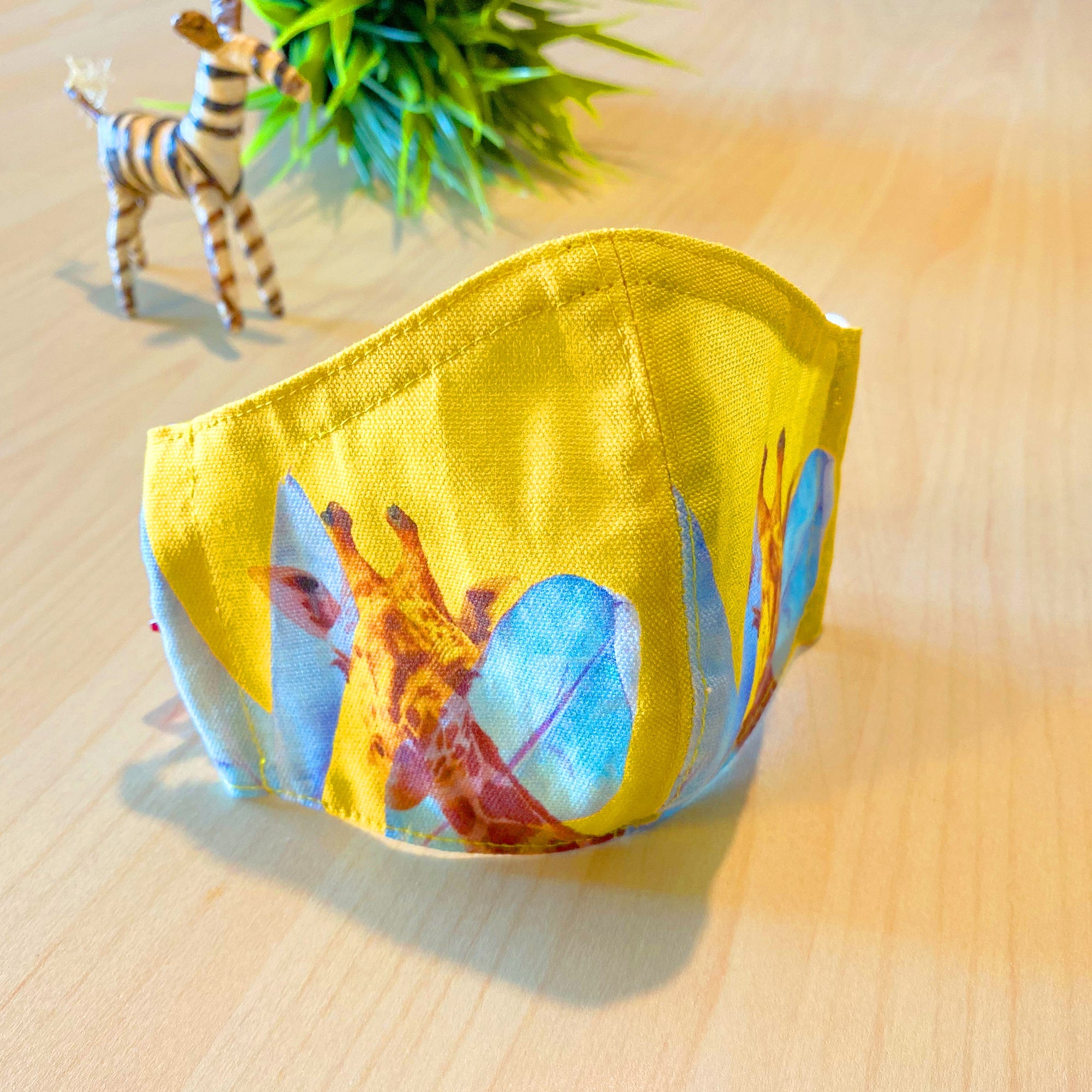 ハッピーアートマスク - RADIANT GIRAFFE (KIDS) - Borderless Creations