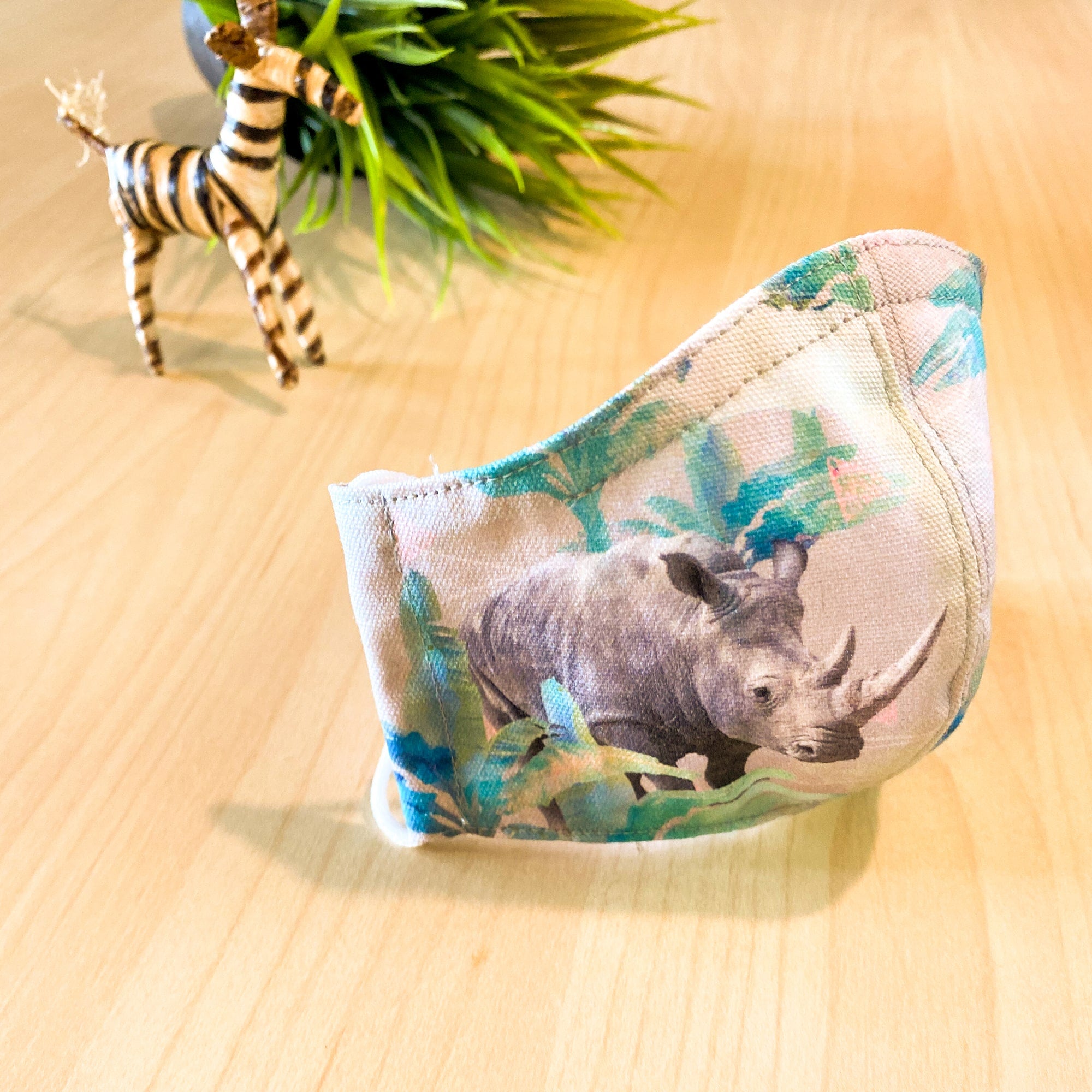 ハッピーアートマスク - HOLIDAY RHINO (KIDS) - Borderless Creations